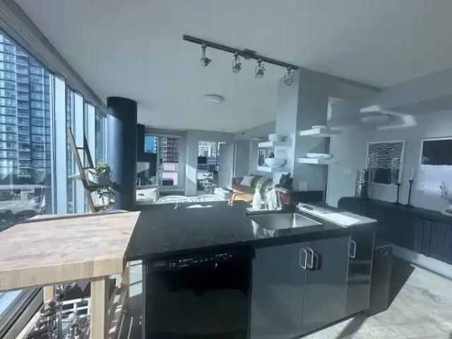 2 Bedroom Condo Calgary AB 105526058