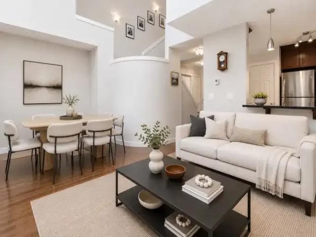 2 Bedroom Condo Calgary AB 105554561