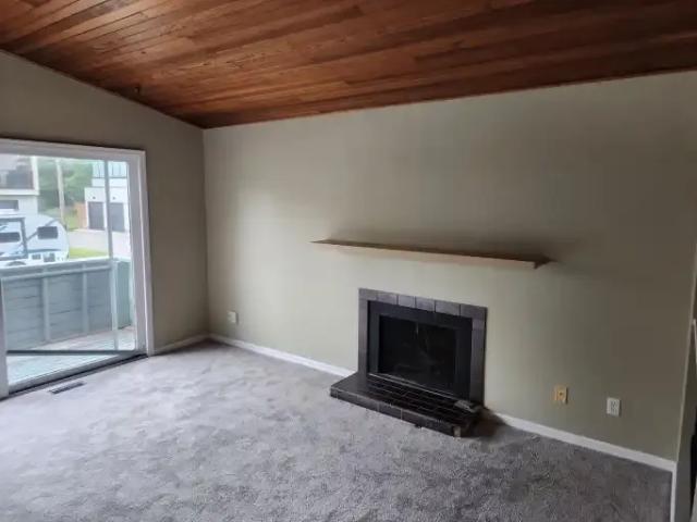 2 Bedroom Condo Calgary AB 105580800