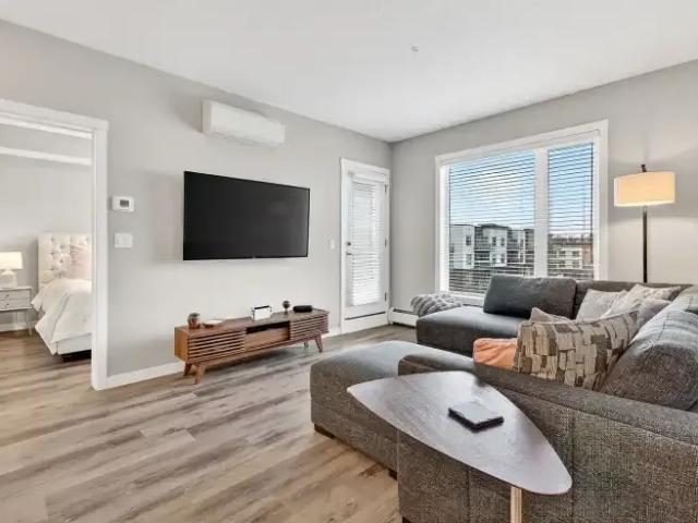 2 Bedroom Condo Calgary AB 105601912