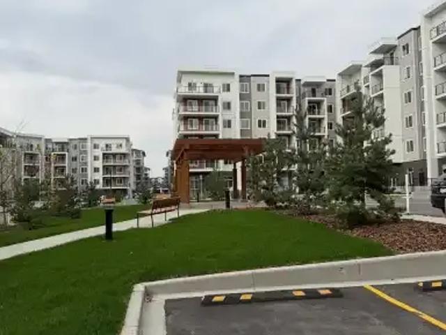 2 Bedroom Condo Calgary AB 105643281