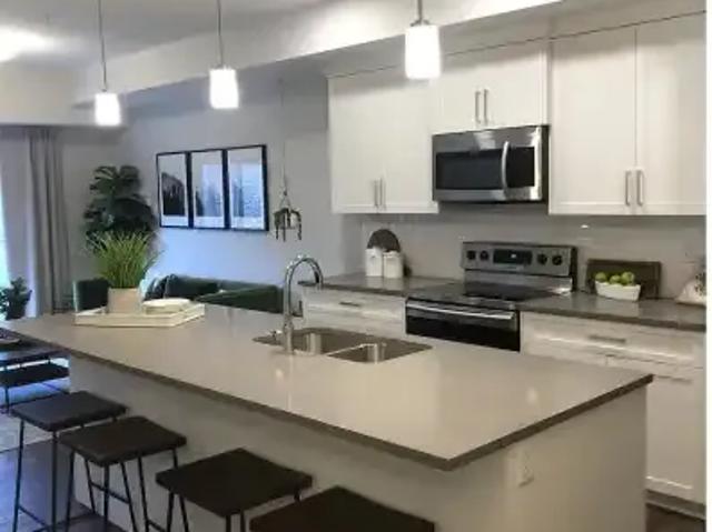 2 Bedroom Condo Calgary AB 105071977