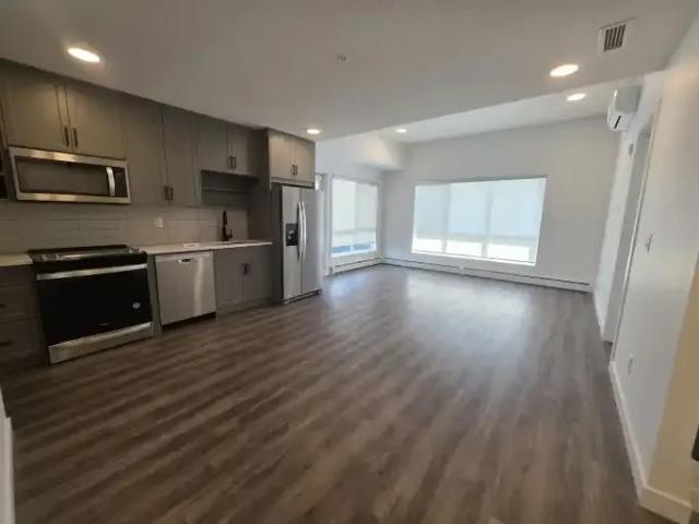 2 Bedroom Condo Calgary AB 105110867