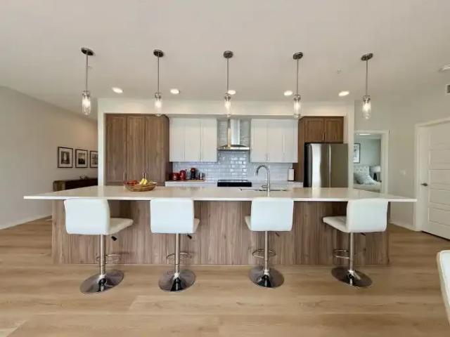 2 Bedroom Condo Calgary AB 105135617