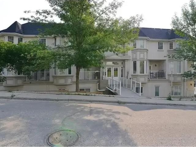 2 Bedroom Condo Calgary AB 105167431