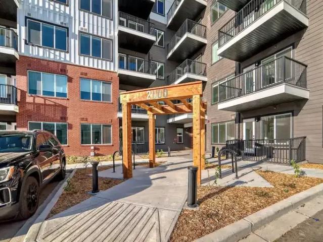 2 Bedroom Condo Calgary AB 105198371