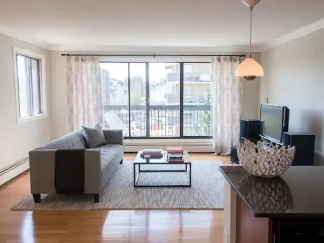 2 Bedroom Condo Calgary AB 105248276