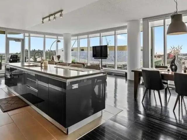 2 Bedroom Condo Calgary AB 105269211