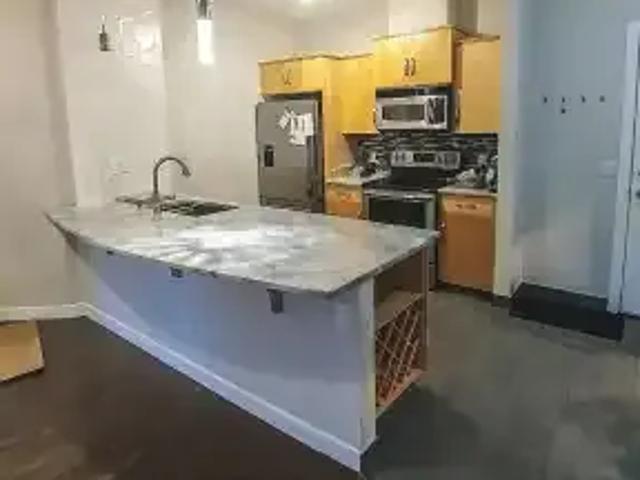 2 Bedroom Condo Calgary AB 105345001