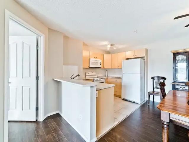 2 Bedroom Condo Calgary AB 105359475