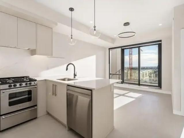 2 Bedroom Condo Calgary AB LS102052400