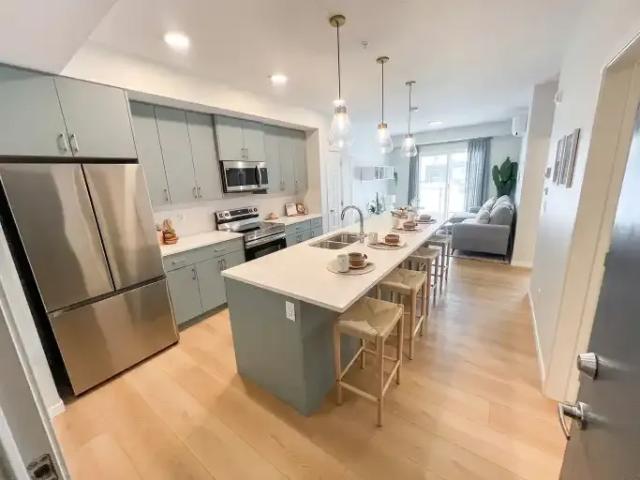 2 Bedroom Condo Calgary AB LS102794853