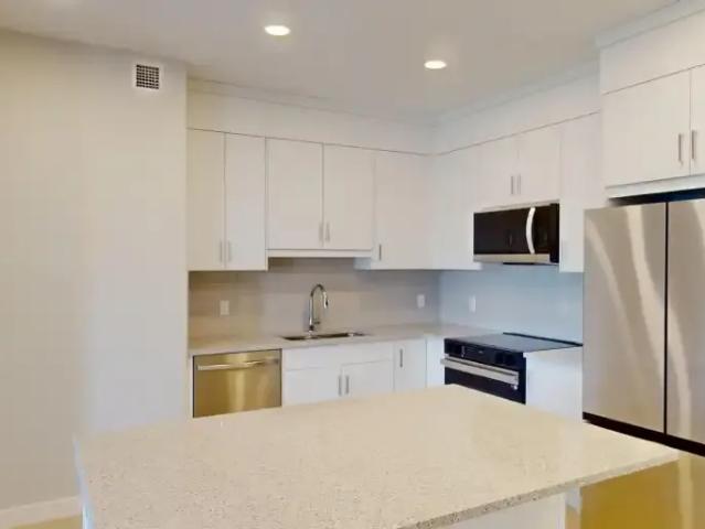 2 Bedroom Condo Calgary AB LS102846509