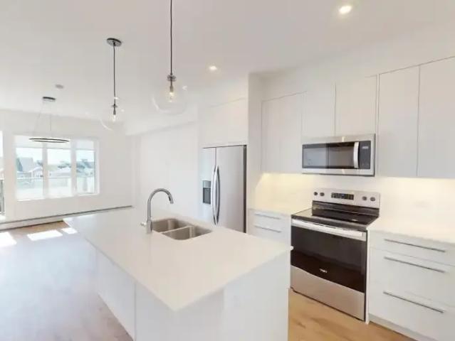 2 Bedroom Condo Calgary AB LS102846511