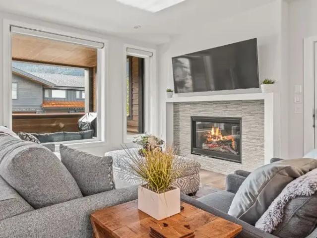 2 Bedroom Condo Canmore AB LS102883376