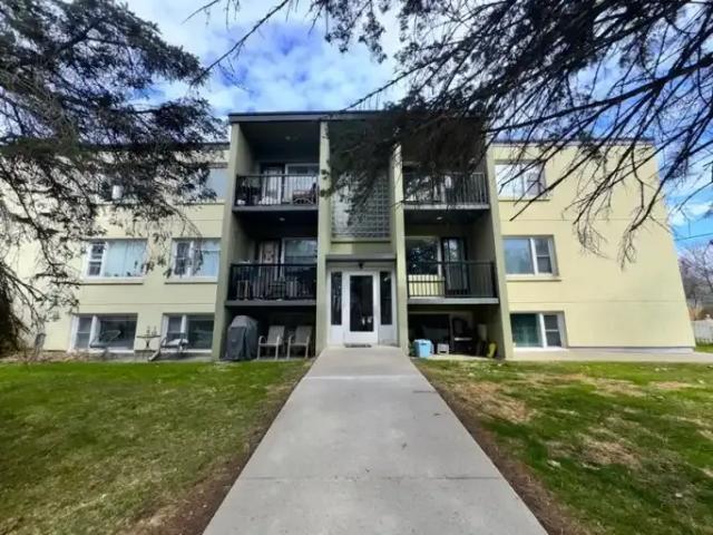 2 Bedroom Condo Barrie ON 103594365