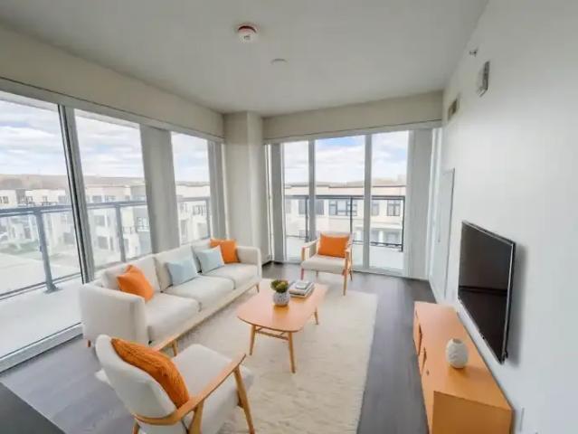 2 Bedroom Condo Burlington ON 102846444
