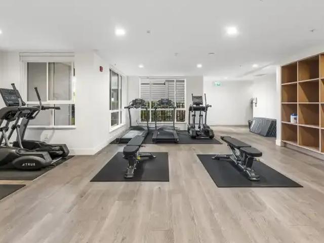 2 Bedroom Condo Burnaby BC 104794572