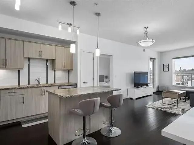 2 Bedroom Condo Edmonton AB 104180437