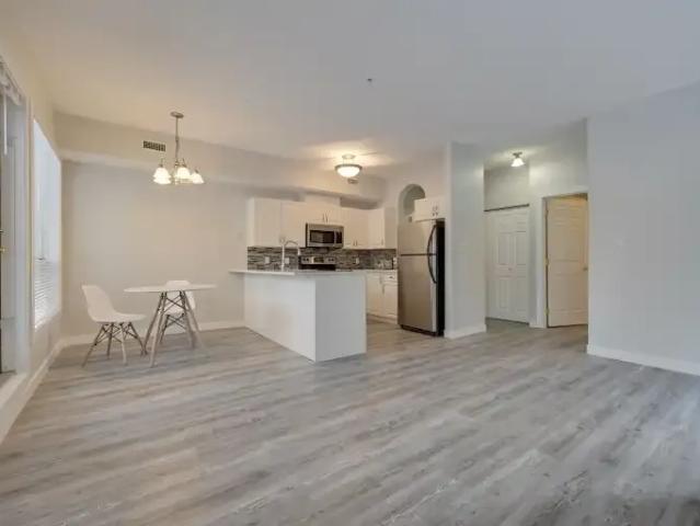2 Bedroom Condo Edmonton AB 104224358