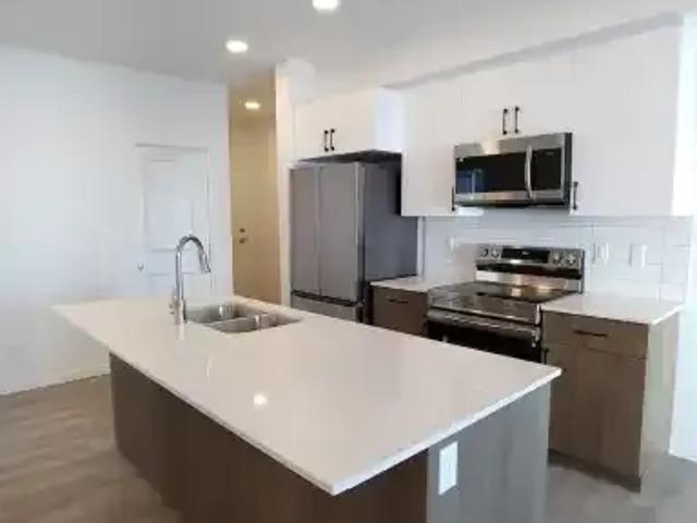 2 Bedroom Condo Edmonton AB 104470793