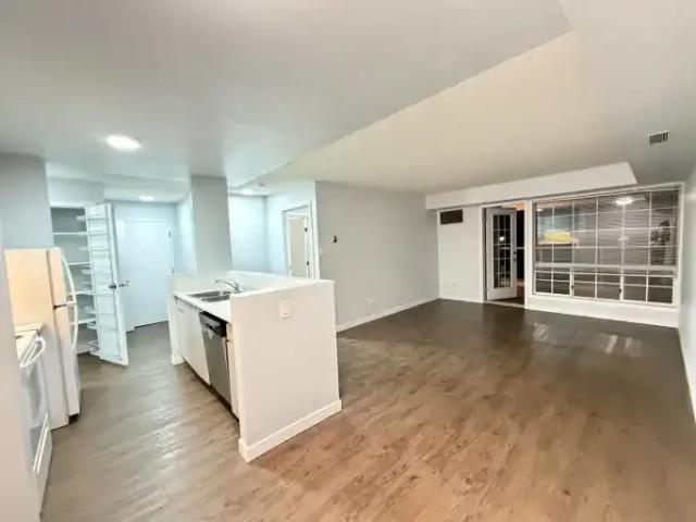 2 Bedroom Condo Edmonton AB 104782649