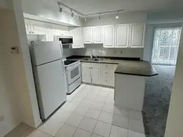 2 Bedroom Condo Edmonton AB 104794447