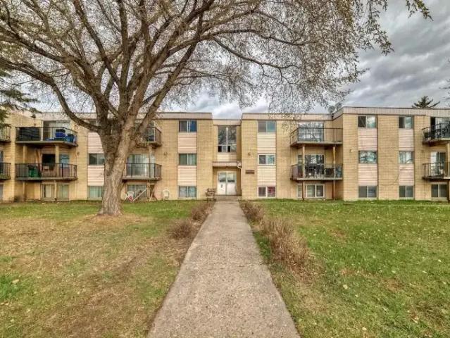 2 Bedroom Condo Edmonton AB 104864371