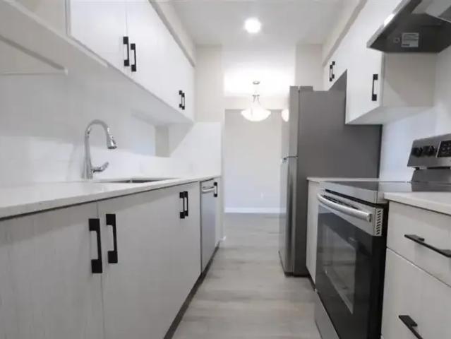 2 Bedroom Condo Edmonton AB 104991453