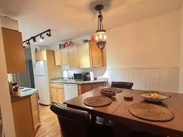 2 Bedroom Condo Edmonton AB 105150977