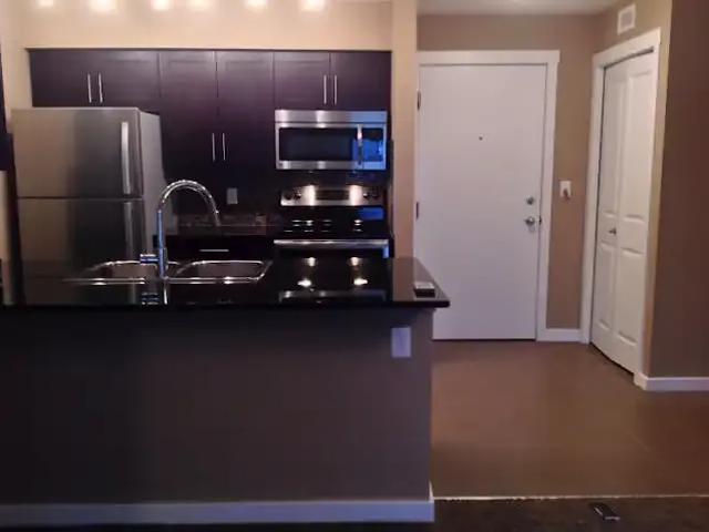 2 Bedroom Condo Edmonton AB 102271615