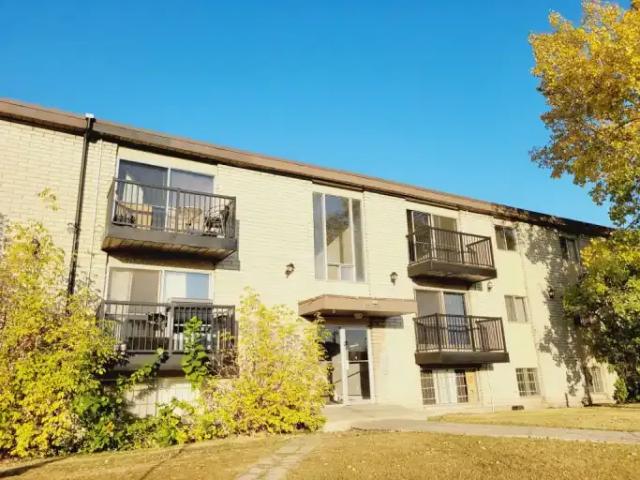 2 Bedroom Condo Edmonton AB 102846241
