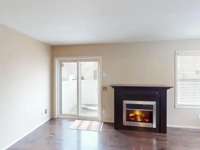2 Bedroom Condo Edmonton AB 102846558