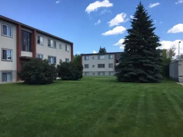 2 Bedroom Condo Edmonton AB 102846841