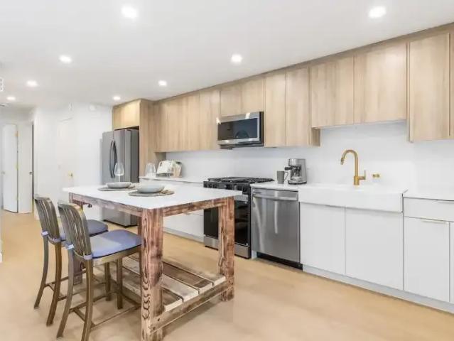 2 Bedroom Condo Edmonton AB 102914860
