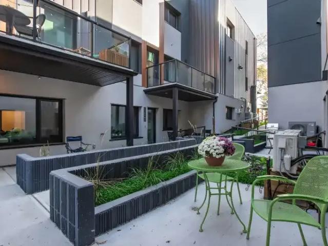 2 Bedroom Condo Edmonton AB 103355125