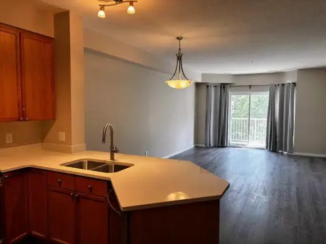 2 Bedroom Condo Edmonton AB 103573665