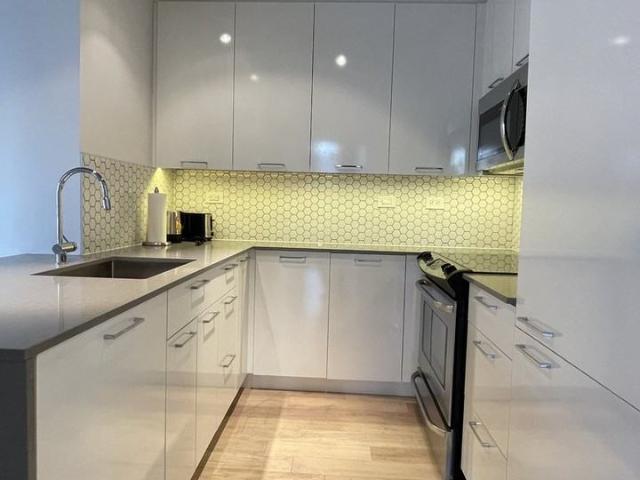 2 Bedroom Condo for Rent at 1265 Rue Lambert Closse, Montréal, QC H3H 1Z4
