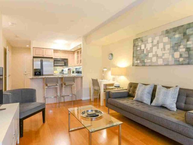 2 Bedroom Condo for Rent at 192 Adelaide St W #1034884P, Toronto, ON M5H 0A4 Entertainment District