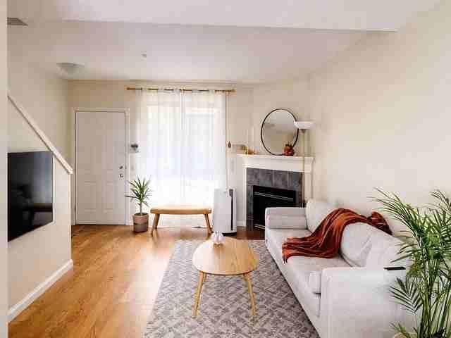 2 Bedroom Condo for Rent at 211 211 15 Ave Sw, Calgary, AB T2R 0P6 Beltline