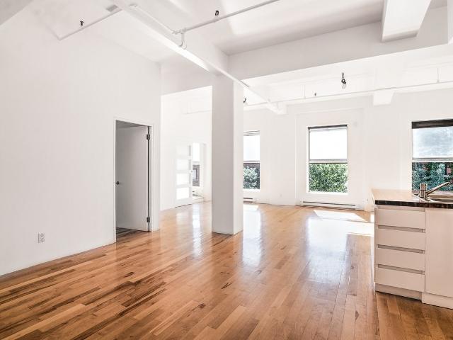 2 Bedroom Condo for Rent at 3720 Rue Clark, Montréal, QC H2X 2S3 Milton Parc