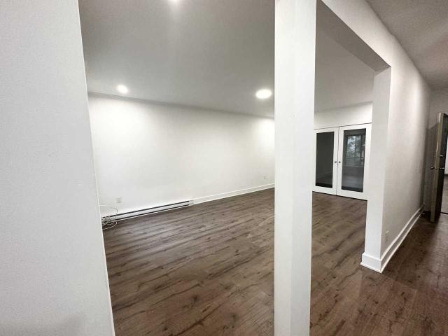2 Bedroom Condo for Rent at 6645 Avenue Fielding #4, Montréal, QC H4V 1N2 Loyola