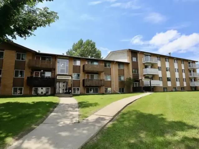 2 Bedroom Condo Fort Saskatchewan AB 104470602