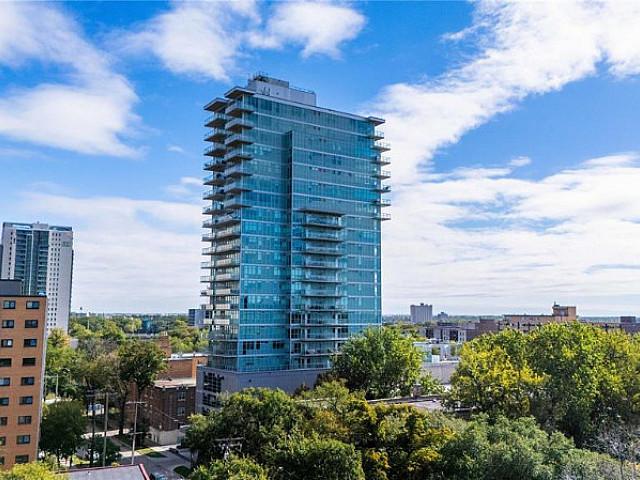 2 bedroom Condo In Downtown