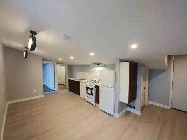 2 Bedroom Condo Ottawa ON 102846477