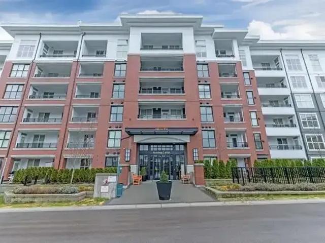2 Bedroom Condo Langley Township BC 102846354