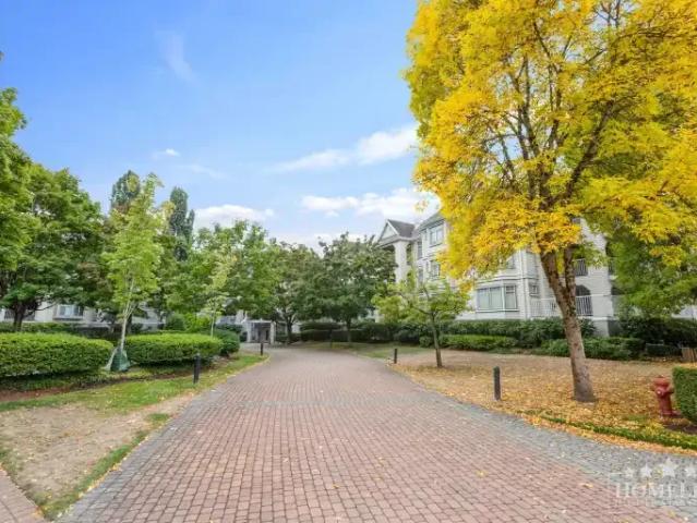 2 Bedroom Condo Langley BC 105580954