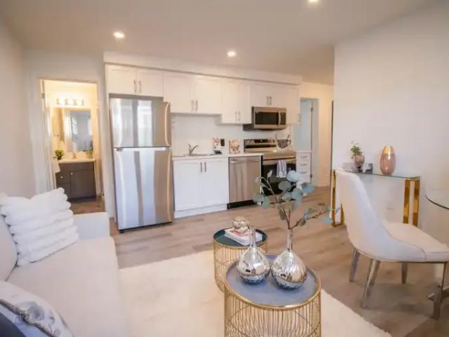 2 Bedroom Condo Niagara Falls ON 102846421