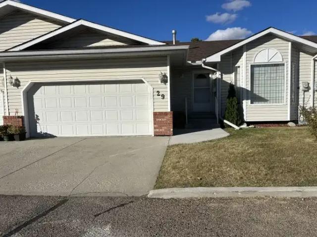 2 Bedroom Condo Sherwood Park AB 105716031