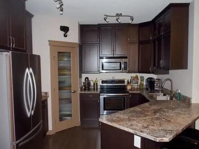 2 Bedroom Condo Sherwood Park AB LS102203716